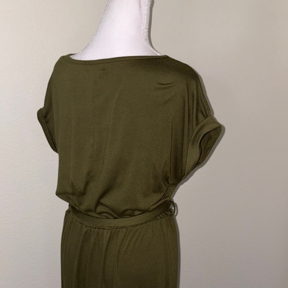 Chic Olive Maxi Dress with Belt - Picture 7 of 9